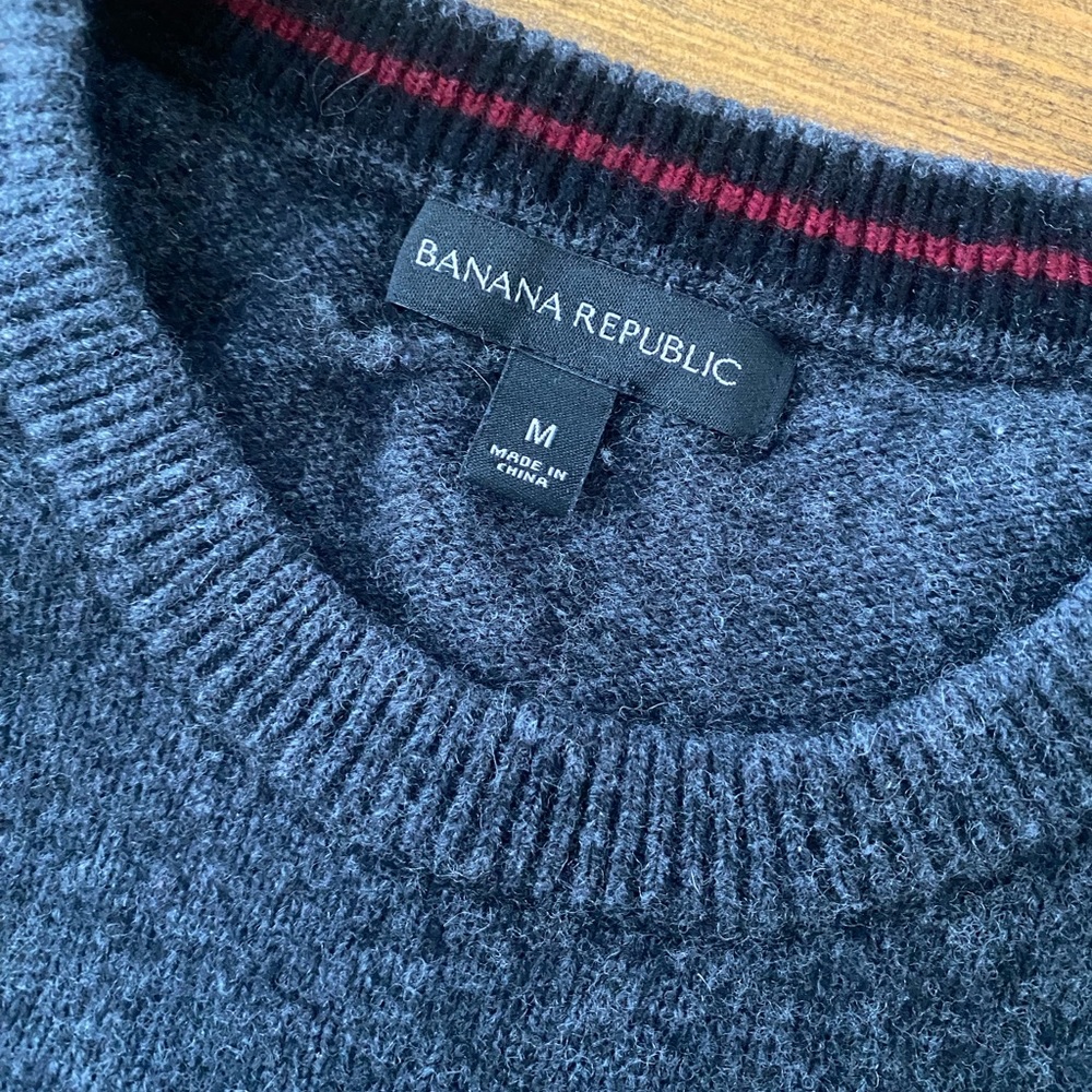 Banana republic men’s merino wool sweater size M